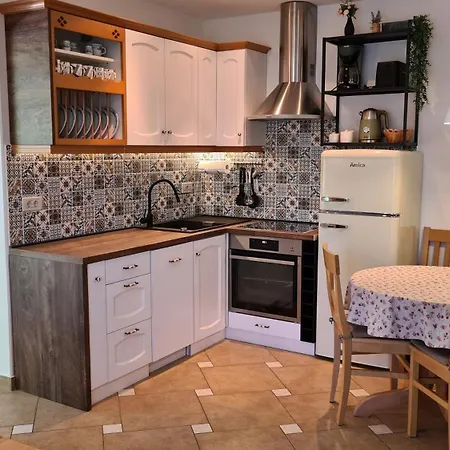 Amalia 2 * مالينسكا