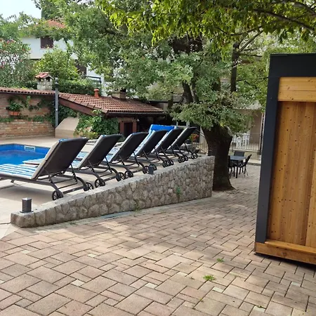 Amalia 2 Apartment